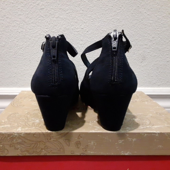 American Rag - Picture 3 of 4